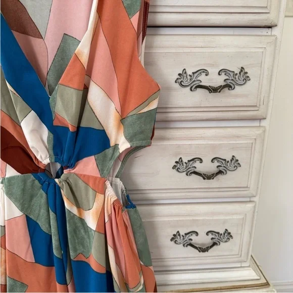 Vici Cutout Midi Dress - Picture 7 of 9